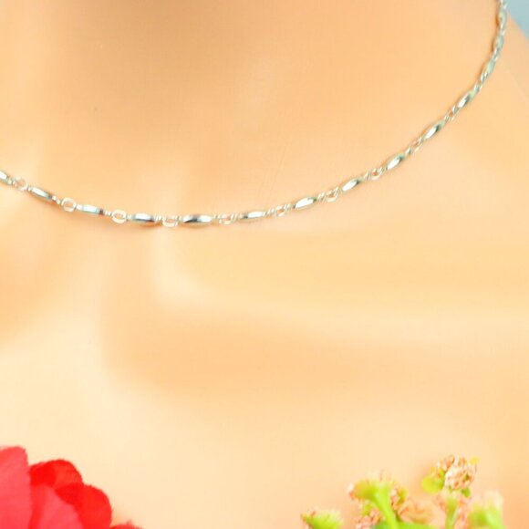 Delicate & Contemporary Necklace Chain, A Lovely Choice for Women, EVCH1819 - Picture 5 of 10